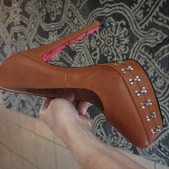 Betsey Johnson Catelynn brown leather platform pumps 9.5 Corset heels - Picture 8 of 15